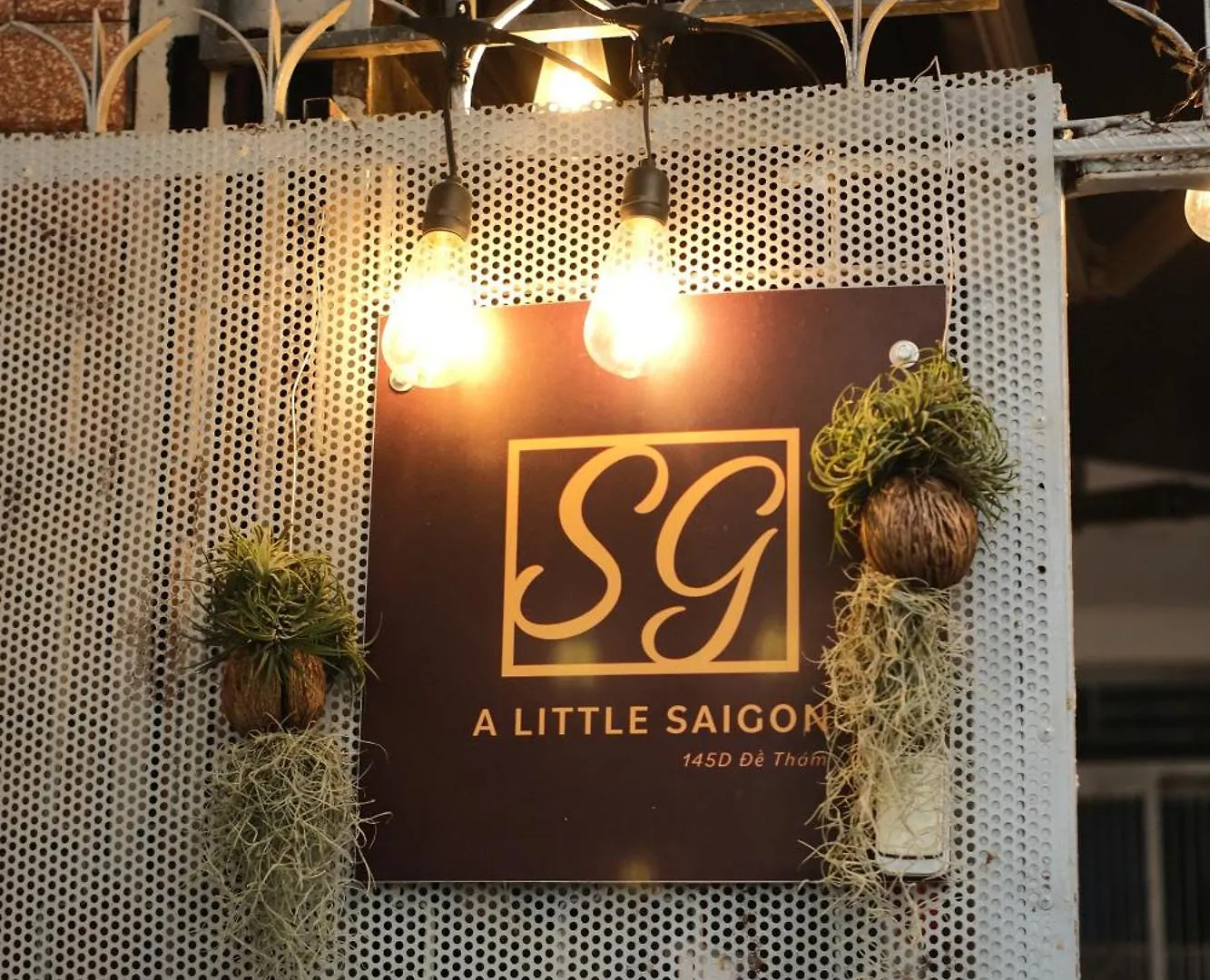 A Little Saigon Hotel - Bui Vien Walking Street Ho Chi Minh City Aparthotel