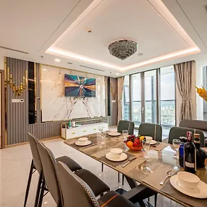 Landmark 81 Condotel Garden Bay 아파트