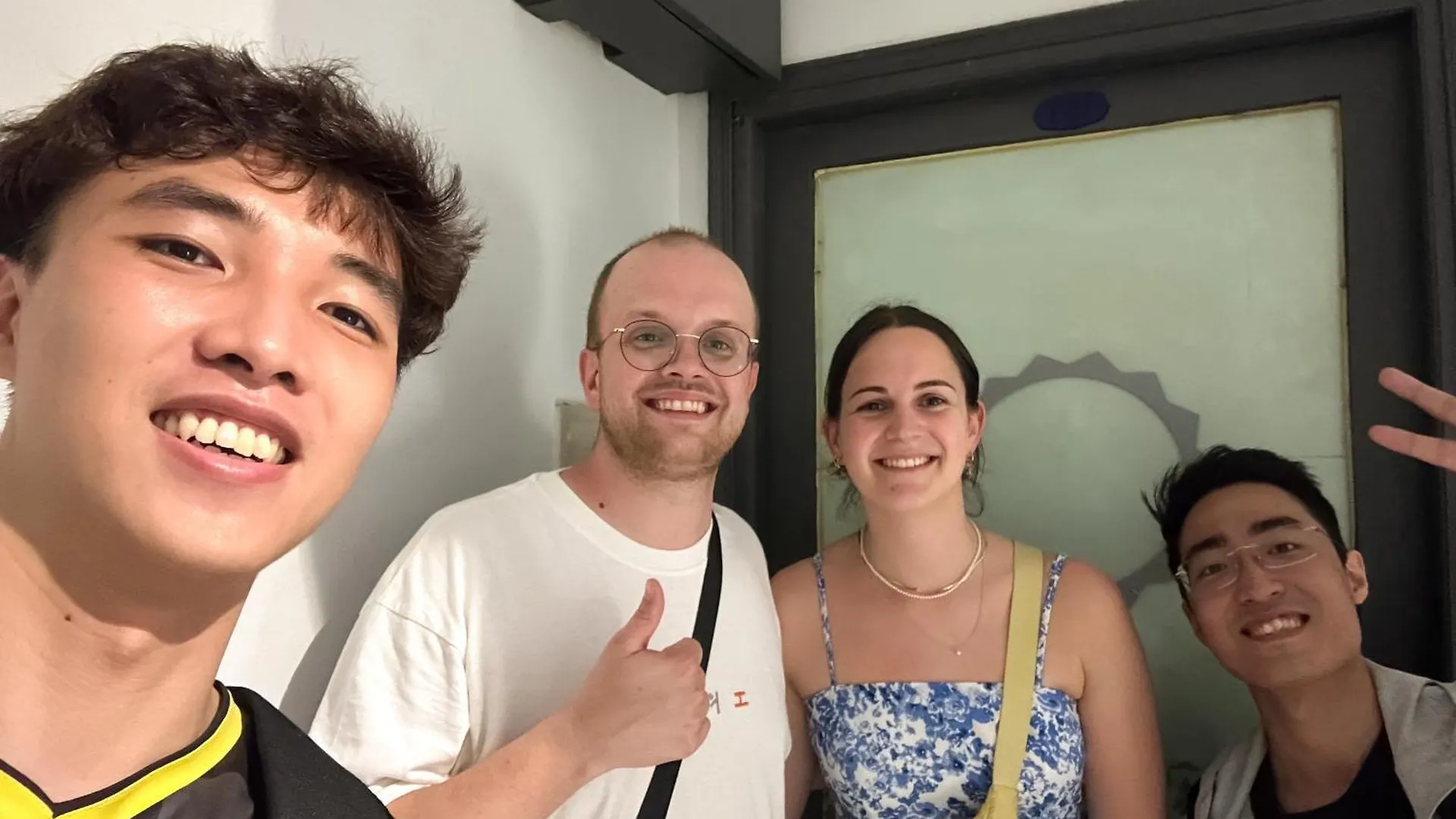 הו צ'י מין סיטי A Little Saigon Hotel - Bui Vien Walking Street מלון דירות הו צ'י מין סיטי
